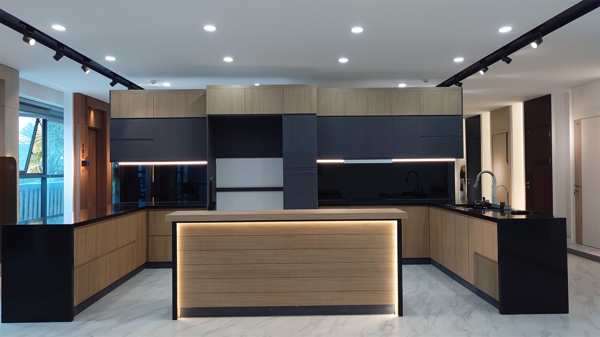FLASH SHOWROOM HISUNG 2025